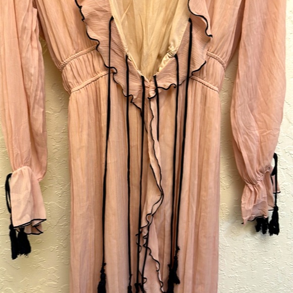 Effortless fancy dress with low neck ruffles bell sleeves and size small - Picture 3 of 4